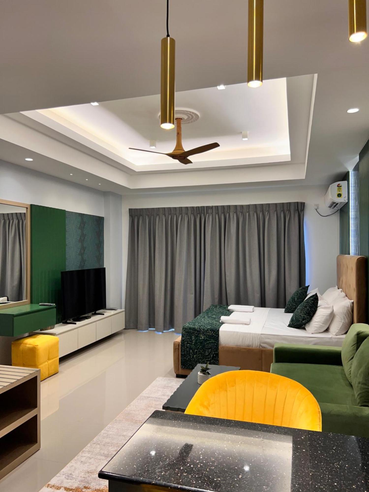 Ocean Breeze Negombo- Tidesend Luxury Beach Apartments 외부 사진