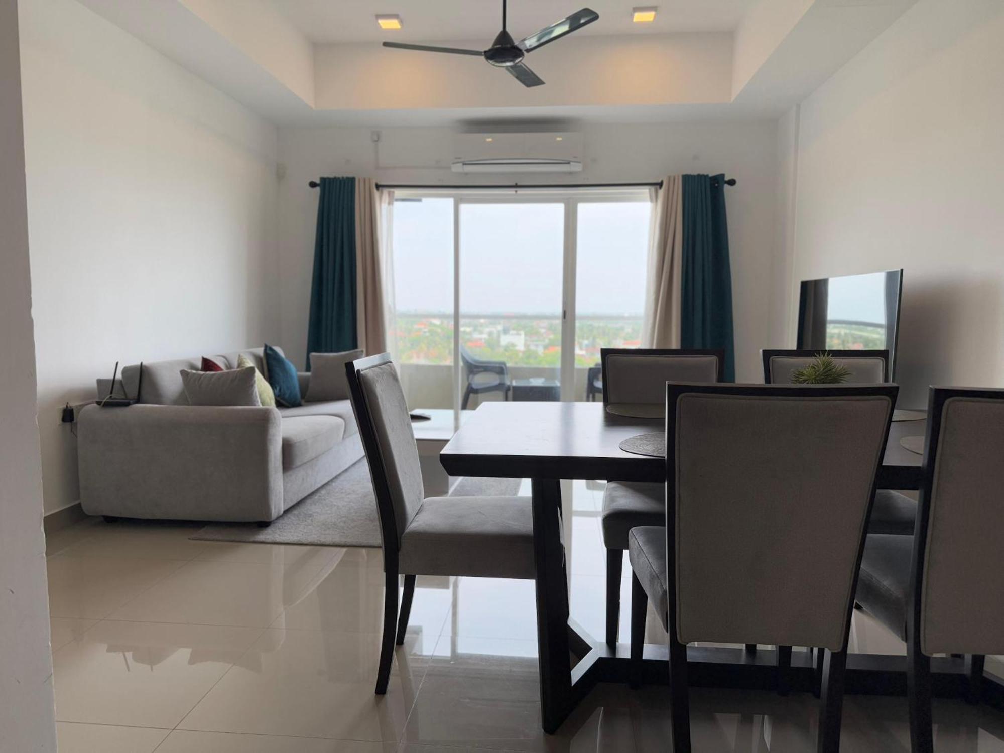 Ocean Breeze Negombo- Tidesend Luxury Beach Apartments 외부 사진
